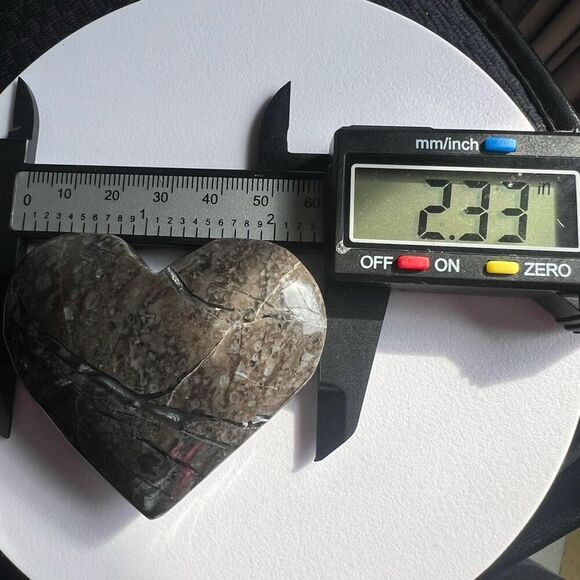 Volcano Agate Heart Carving UV Reactive (10) - Picture 8 of 11